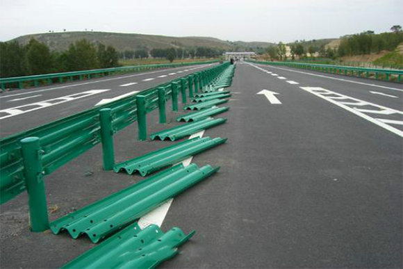 淮南波形护栏的维护与管理确保道路安全的关键步骤