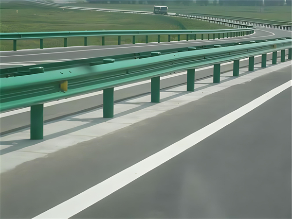 淮南高速护栏板守护安全广泛应用于多个行业